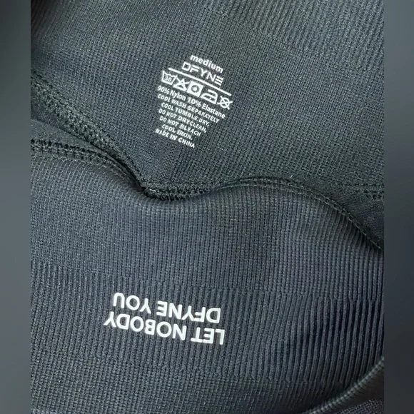 DFYNE Impact 4.5" seamless shorts in Midnight Black Size Medium - Picture 4 of 4